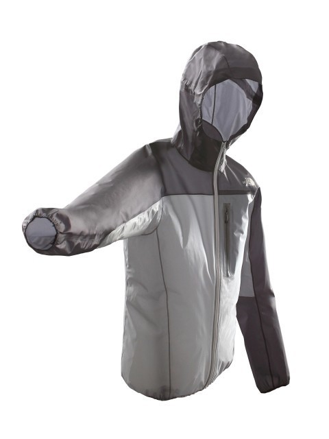 トレイルランニングにも対応　ザ・ノース・フェイスから史上最軽量のレインウエア