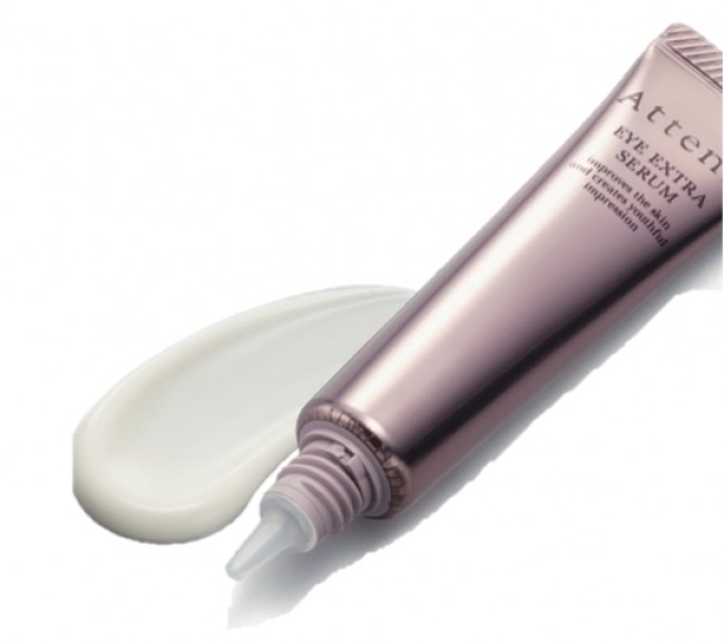 日中のメイクの上からも使用可能