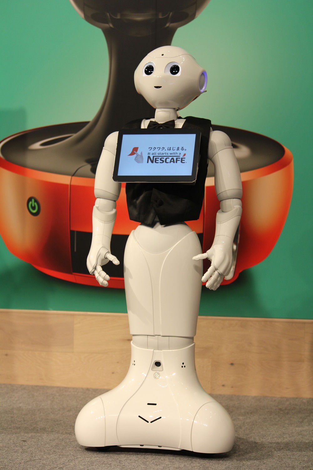 Pepperは未来カフェオープン中は常駐している