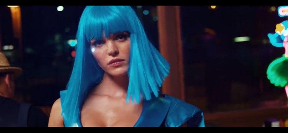 アメコミばりのヒーローが登場する「Tinder」新機能のPR動画　2600万人が利用するチャットアプリ