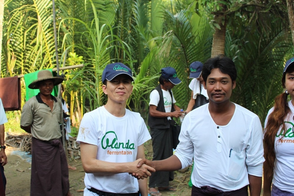 2か月に一度ミャンマーを訪れ、プロジェクトの進捗を確認する松浦社長