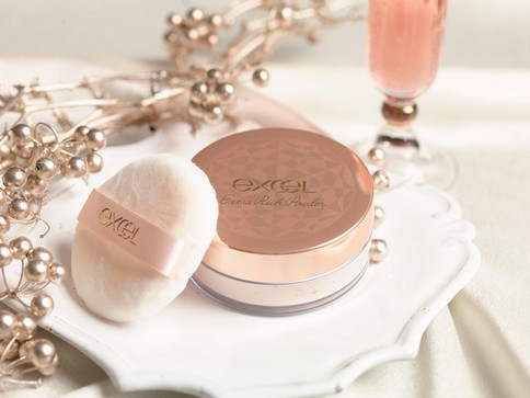 常盤薬品メイクアップブランド「エクセル」から、美容液仕立てのプレミアムな「スキンケアパウダー」