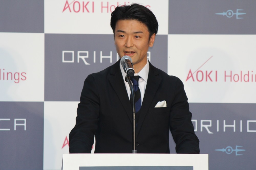 AOKIの青木彰宏会長が2015年秋冬シーズン新戦略発表会に出席　「ORIHICA」をPR