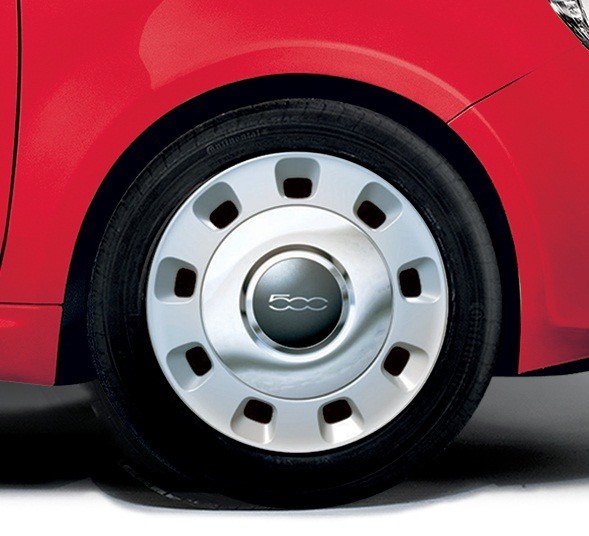 限定車ならではの「ビンテージスタイル　ホイールカバーキット」を特別装備