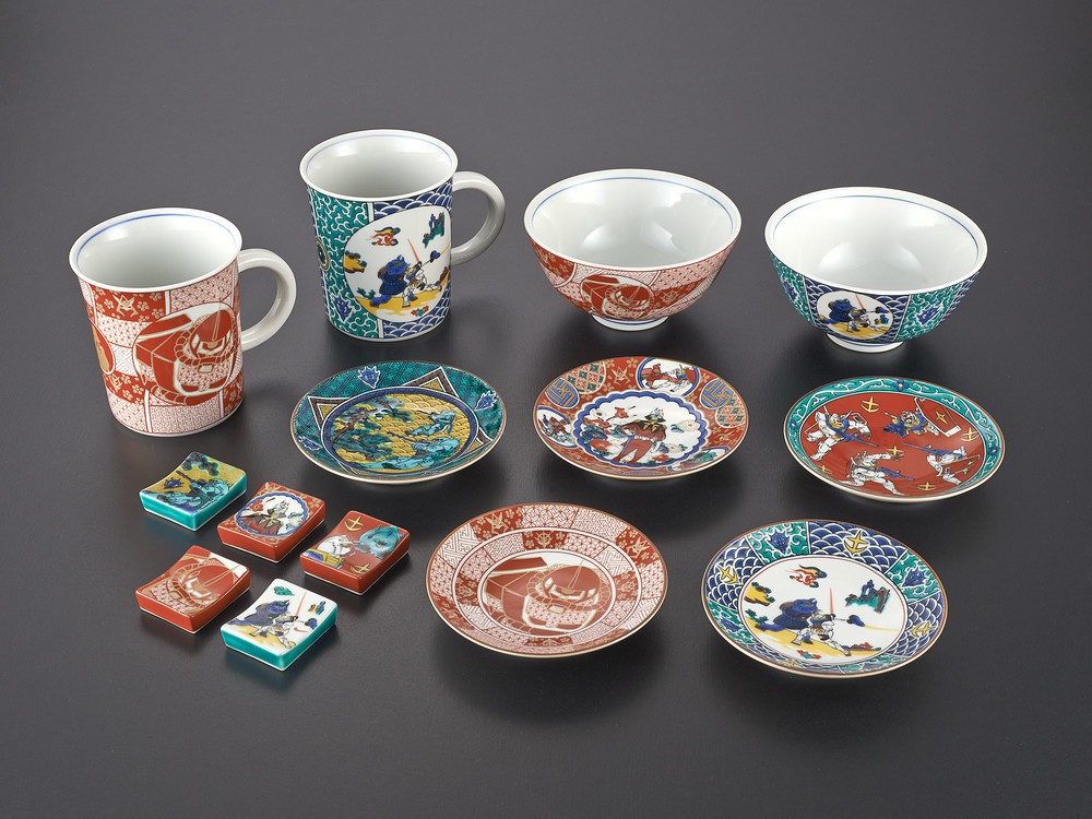 飯碗、箸置き、マグカップ...「機動戦士ガンダム 九谷焼」　石川県の伝統工芸とコラボ