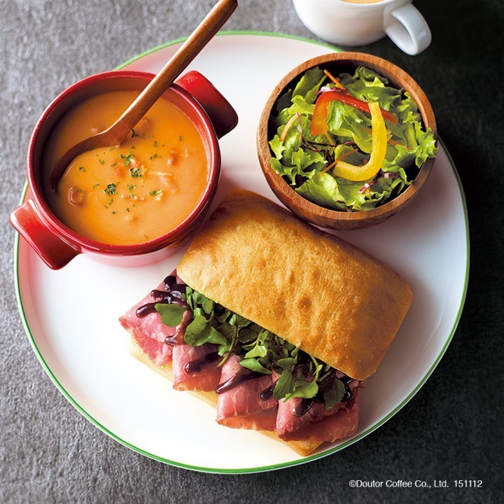 「フォカッチャ　ローストビーフ＆バルサミコソース」