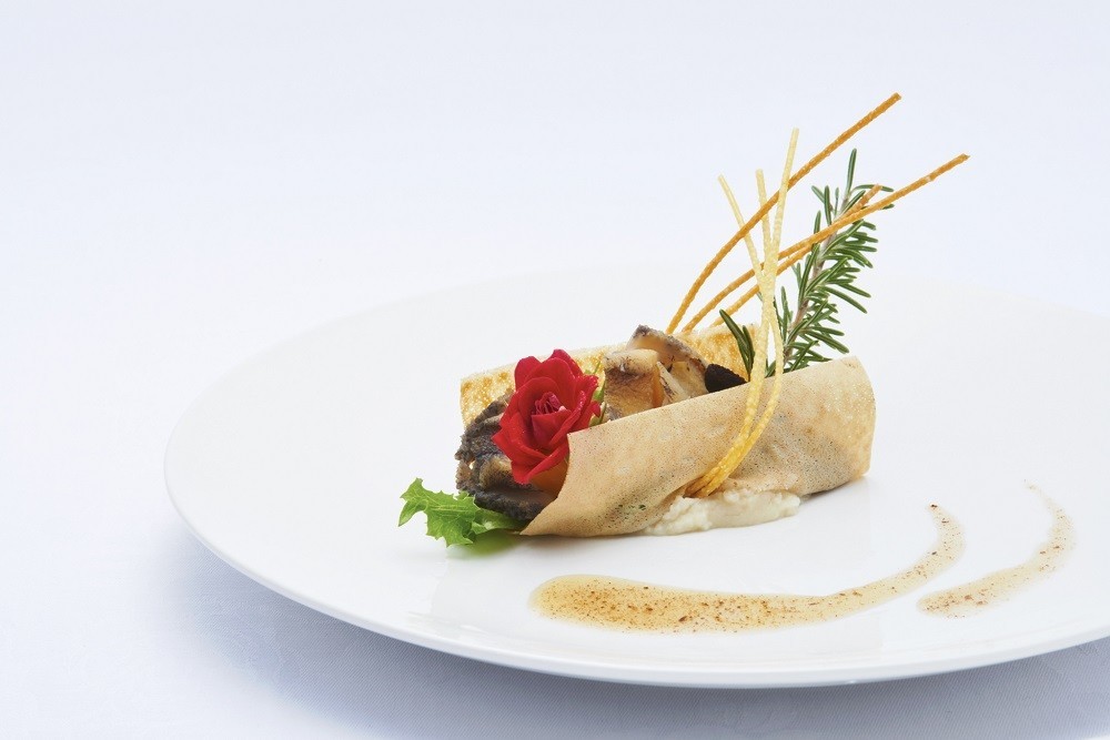 王様のフレンチフルコースで静かな大人の晩餐を