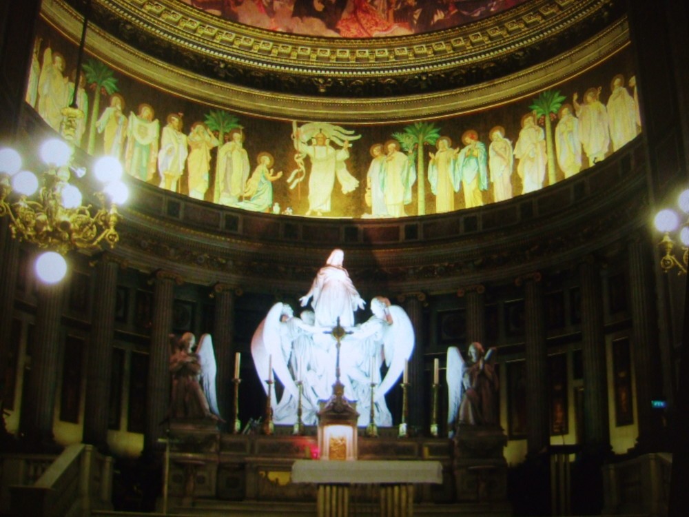 レクイエムが初演されたパリのマドレーヌ教会の祭壇