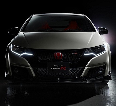 フロア下面のほとんどをアンダーカバーで覆う