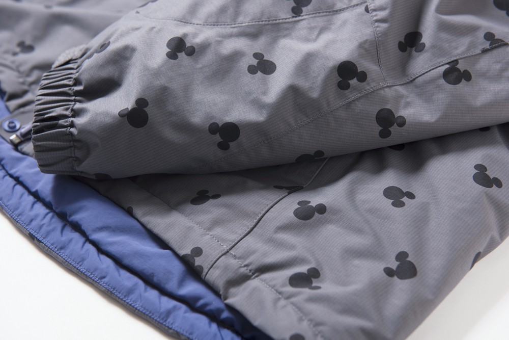 生地にはミッキーシェイプがデザインされている（C）Disney