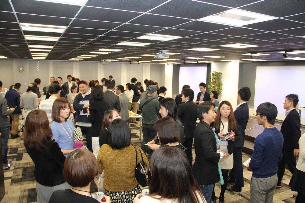 NTTドコモが仕掛ける「子育てママ」向けサービス、ベンチャー企業と事業会社をマッチング