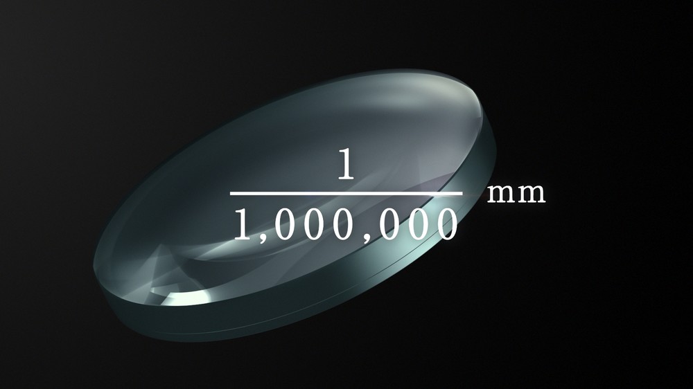 表面をナノレベルまで磨き上げた球面レンズ