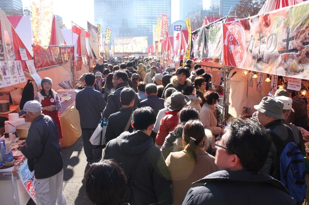 ご当地鍋×チューハイ　日比谷公園でご当地鍋フェスティバルが2回目の開催