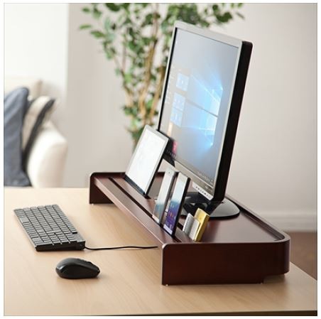 複数を並べて置ける木製タブレットスタンドと小型端末も並べられるモニター台