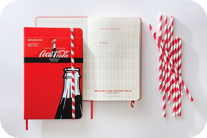 「コカ・コーラ」ボトル100周年記念「限定版ノートブック」第2弾...赤白ゴムバンドの「ストローエディション」