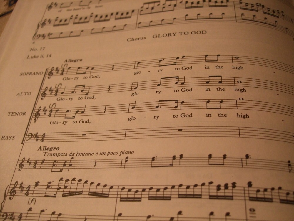 「もろびとこぞりて」の作者が参考にしたといわれる合唱部分