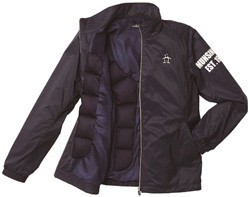 「マンシングウェア」から新構造のブルゾン発売　温かいのに蒸れにくい