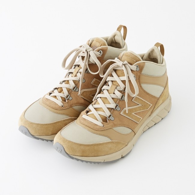 NB×UR　ミリタリーと機能性を両立したスニーカー「HVL710」