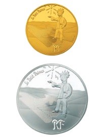 「砂漠に降りた王子さま」（上）50ユーロ金貨（下）10ユーロ銀貨