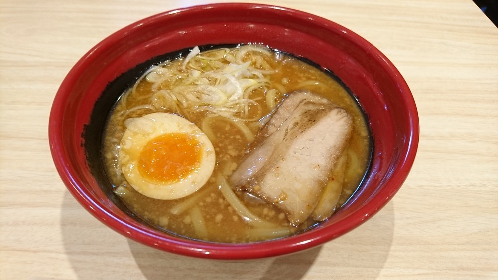 サイドメニュー充実に定評ある「くら寿司」の本気　3年かかってたどり着いた超本格「味噌らーめん」が凄い