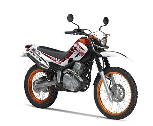 ヤマハ発動機、マウンテントレール「SEROW」にダイナミックなアウトドアイメージの新色を追加し発売