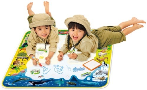 水で描いて何度でも繰り返し遊べる「スイスイおえかき めざせ！どうぶつはかせ おえかきどうぶつずかん」