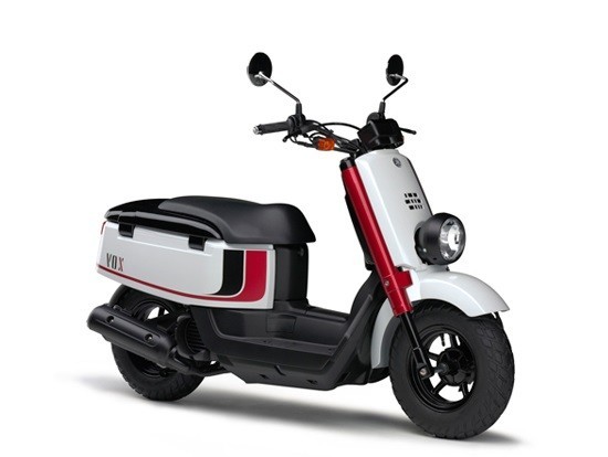 ユニークなスタイルの原付きスクーター　ヤマ発「VOX XF50D」2016年モデル