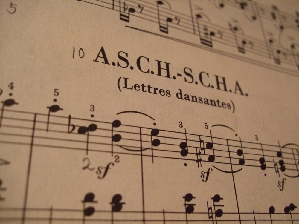 10曲目、モチーフとなったASCHとシューマンのスペルの中のSCHA 「踊る文字」