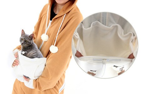 内ポケットは起毛スムース素材を採用。猫もよろこぶやわらかい手触りが実現。