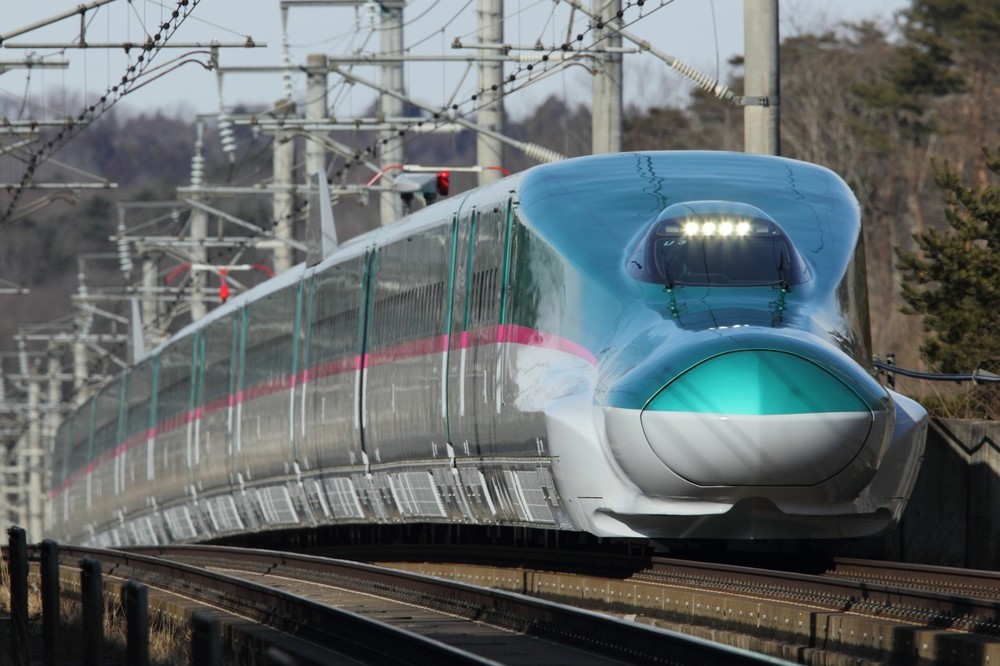 JR東日本の新幹線車両「E5系」は北海道新幹線も走る