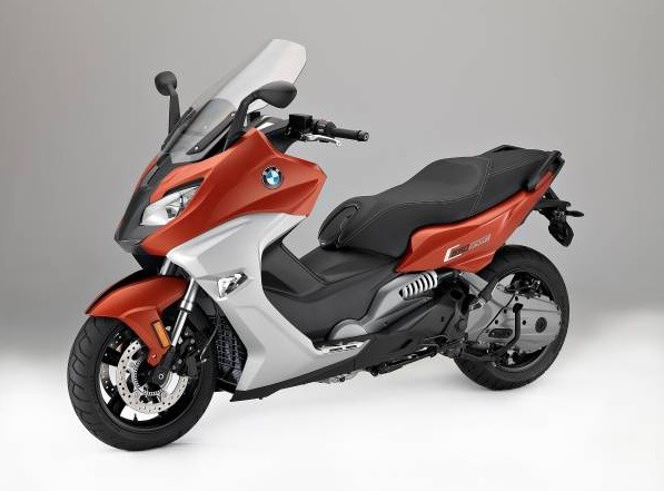 新デザインのマキシ・スクーター「ニューBMW C 650 Sport」など...新エクステリアと洗練された走行性能を実現した