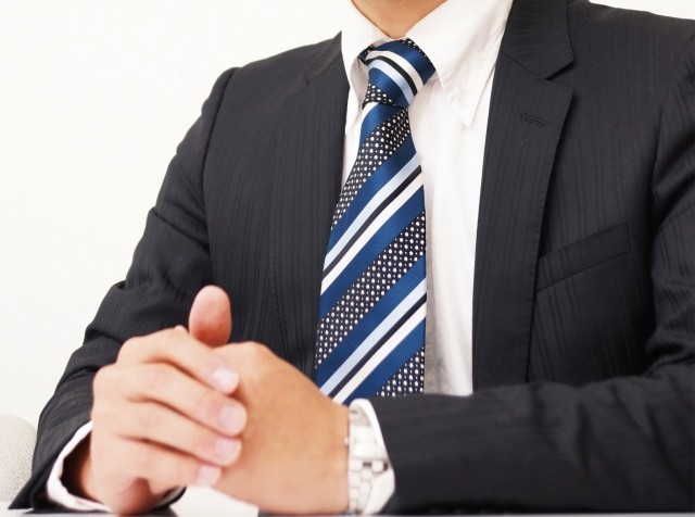 お礼のお辞儀の角度は？訪問先のお茶はどのタイミングで飲めばいい？　クイズでおさらい基本のビジネスマナー