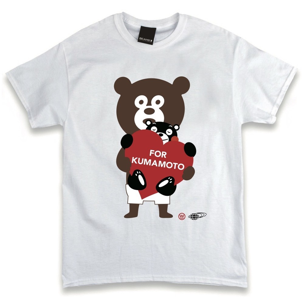 くまモンをBEAMSのキャラクターが抱きかかえる