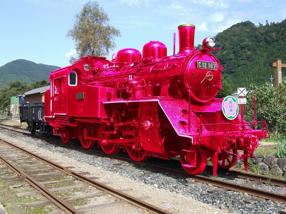 若桜鉄道のピンクSLは、16年5月1日にお披露目の予定