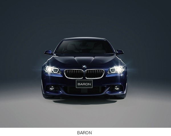 表情を強調するアダプティブLEDヘッドライト