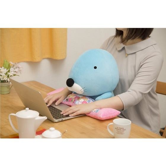 PC作業が楽になる、可愛くて実用的な「ぼのぼの PCクッション」