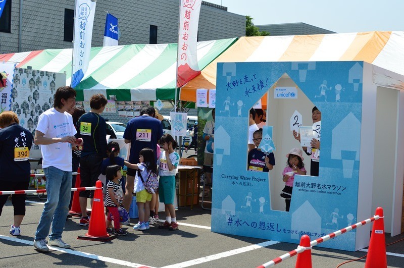 1キロ走るとランナーが10円寄付　「水のまち」福井・大野市のマラソン、過去最高の参加者数で盛り上がる