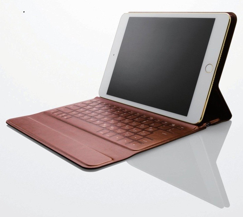 カバーと一体のタブレット用Bluetoothキーボード　滑らかな手触りのイタリアンソフトレザー採用