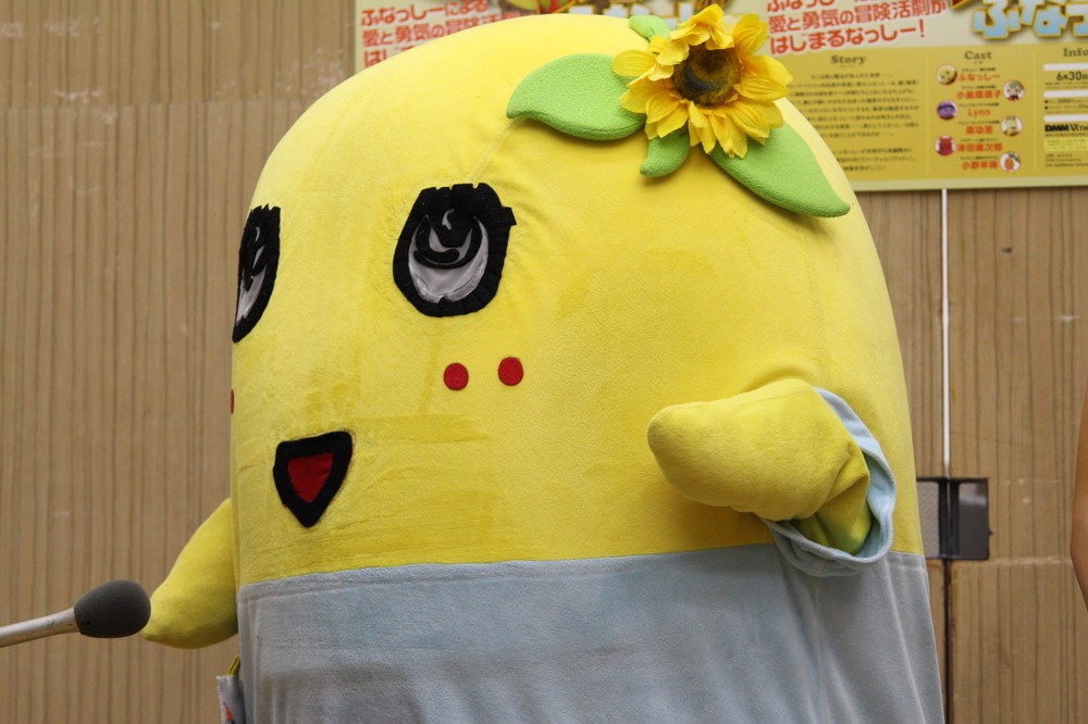 ホログラムになっても暴れまくる梨の妖精