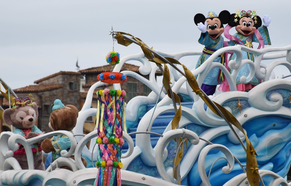 TDS「ディズニー七夕デイズ」のミッキーマウス、ミニーマウスら