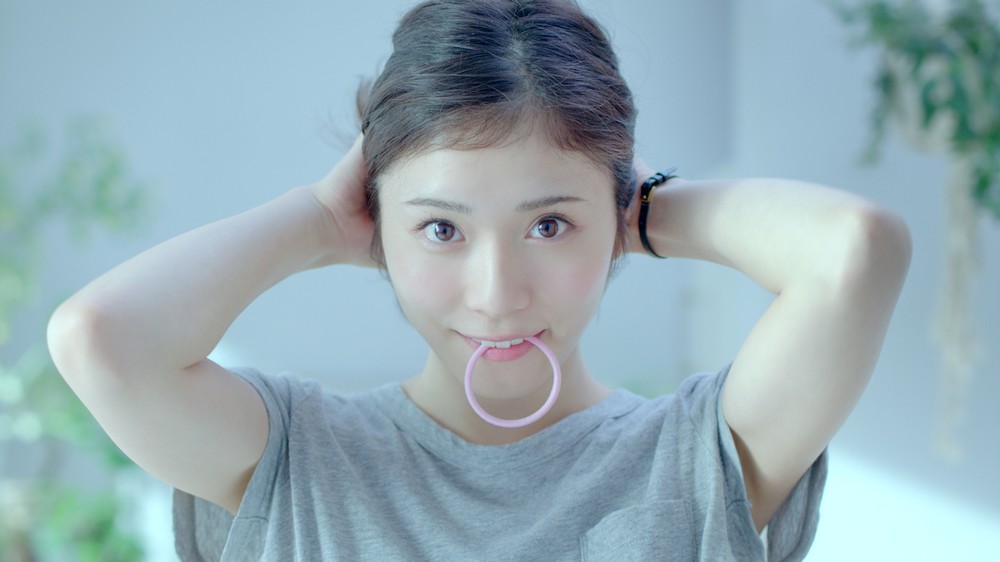 松岡茉優がアクエリアスの