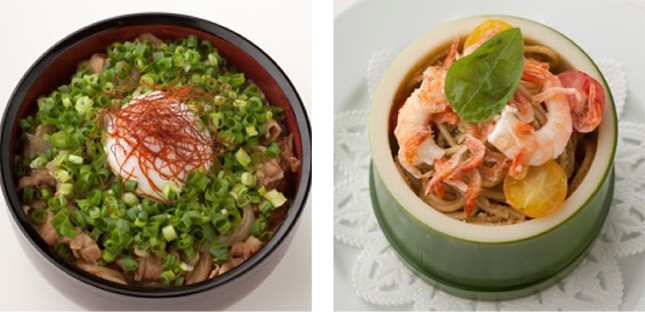（写真左から）「金太郎のネギがたっぷり塩豚カルビ丼」、「かぐや姫の竹筒入り　プチトマトの冷製パスタ」
