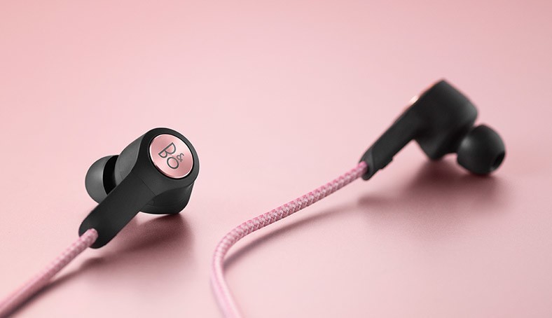 オールラウンドなサウンド再生　デンマークBang & Olufsen初のワイヤレスBluetoothイヤホン