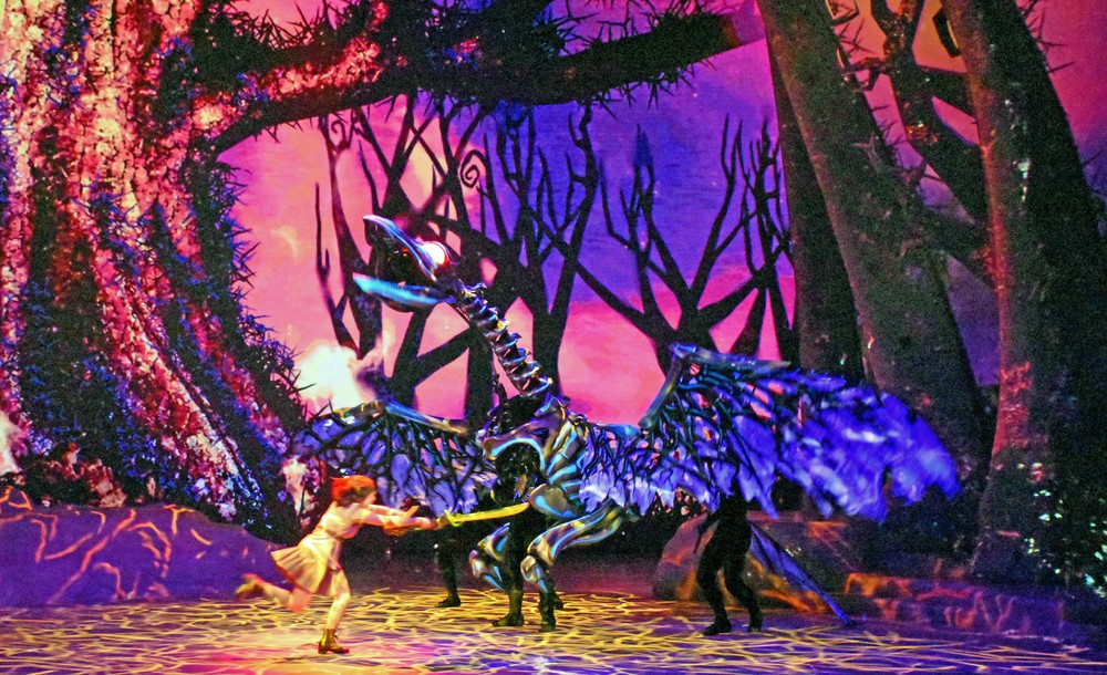 TDSハンガーステージの新ミュージカル「アウト・オブ・シャドウランド」。引っ込み思案な少女が体験したサファリツアーで体験した“冒険”を通じて成長する様子を描く