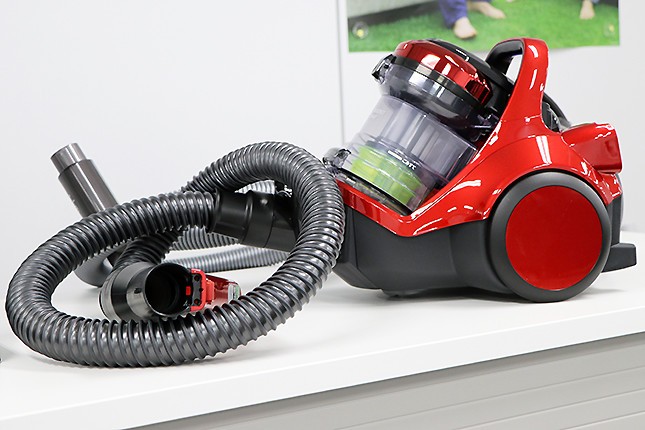 日立のサイクロン式クリーナー最上位モデル　強力吸引力×楽々メンテ×付属品豊富！　オシャレなデザインも魅力