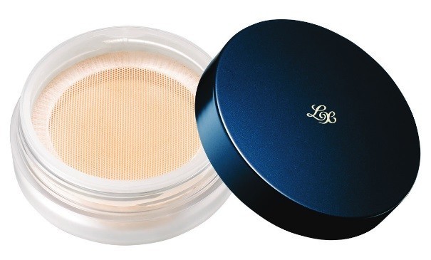 軽やかな使い心地とカバー力を両立したファンデーション　ノエビアから