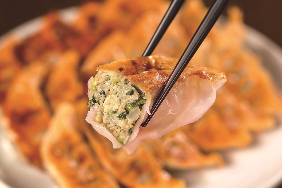 色気あふれるギョーザが栃木で誕生！　岩下食品「ピンクの生姜餃子」