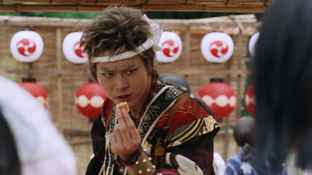 鬼ちゃんが屋台でお菓子を売っていた