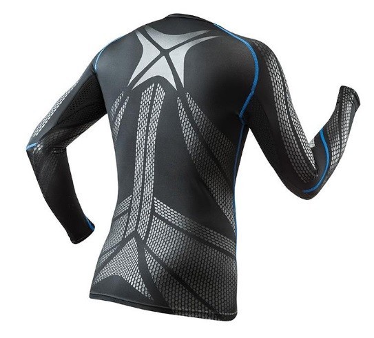 ランニング時の腕振りをサポートする機能性トップス　ミズノから