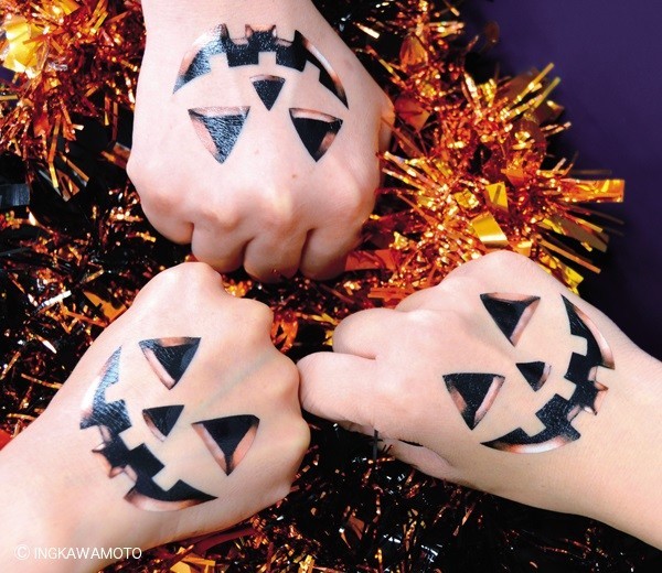 仲間と一緒に貼って楽しむ